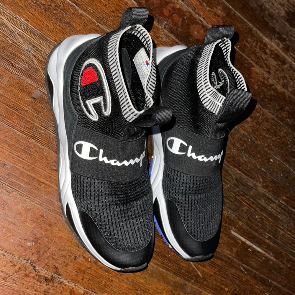 Size 6y Women’s Champion Shoes Black